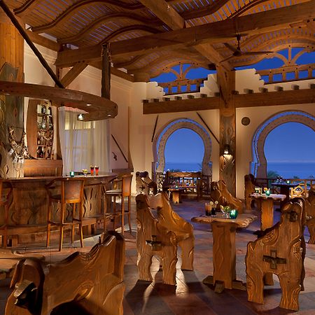 Charmillion Club Resort Sharm El-Sheikh Exterior foto The restaurant at the resort