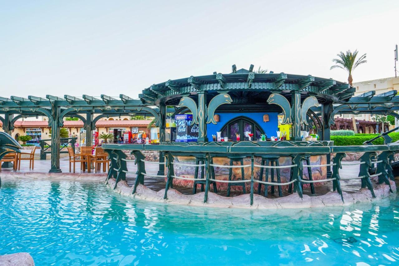 Charmillion Club Resort Sharm El-Sheikh Exterior foto The swimming pool at the hotel