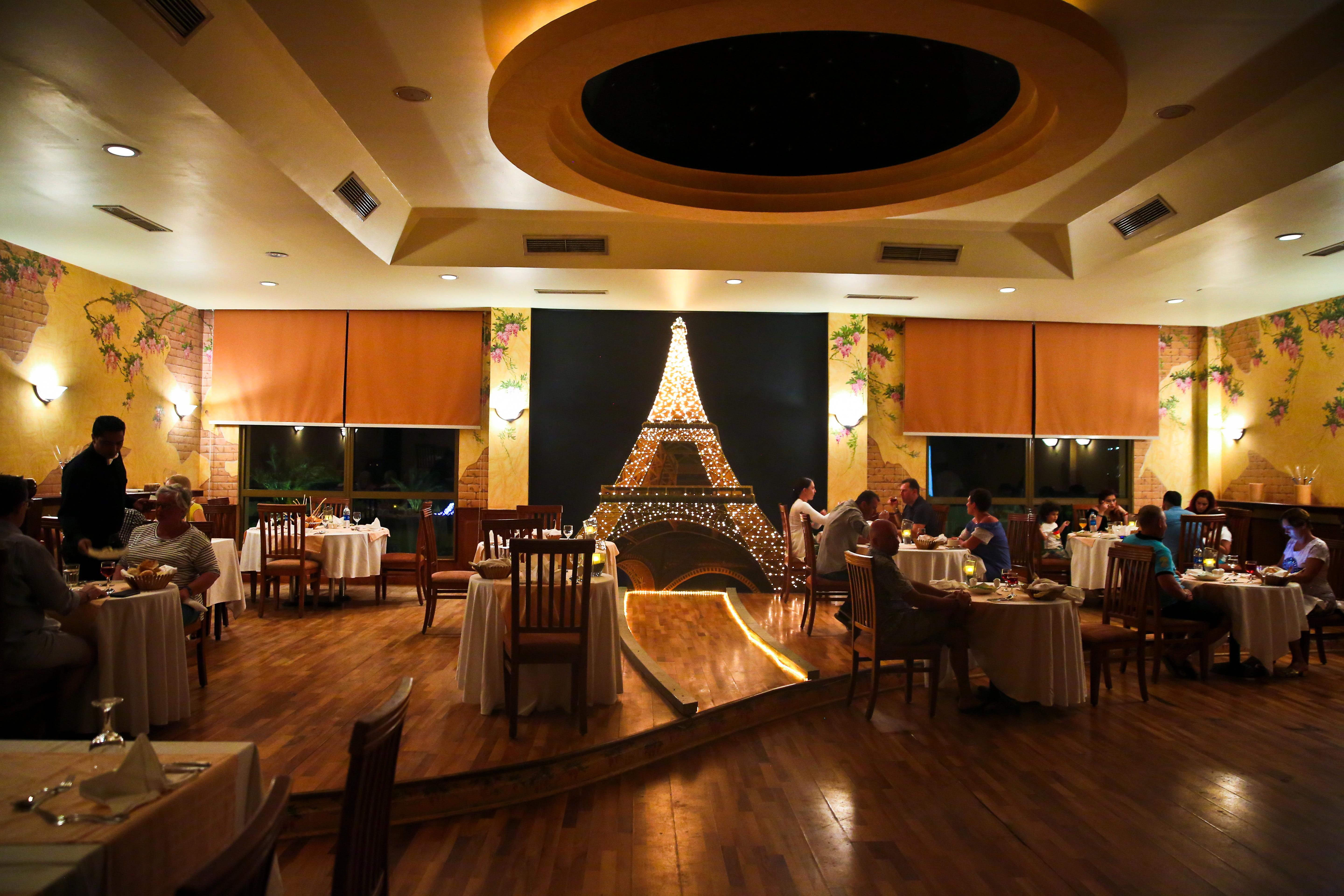 Charmillion Club Resort Sharm El-Sheikh Exterior foto Interior of the restaurant