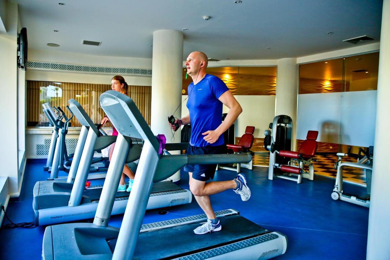 Charmillion Club Resort Sharm El-Sheikh Exterior foto A treadmill in a gym
